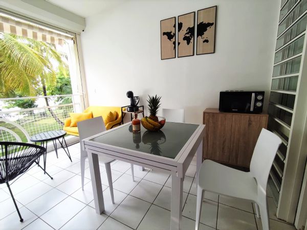 Grand studio cosy vue mer, piscine et plage