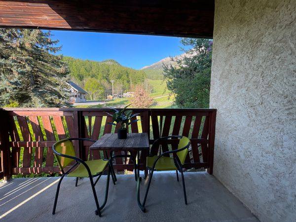 Appartement 2 chambres, 6 personnes, au pied des montagnes, station de Laye, Hautes-Alpes