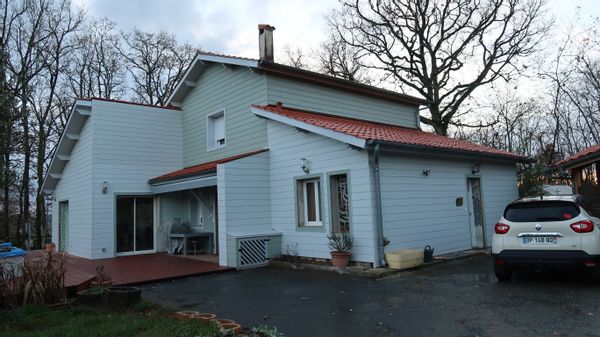 Maison arborée avec piscine chauffée, sauna , Sud Ouest de la France