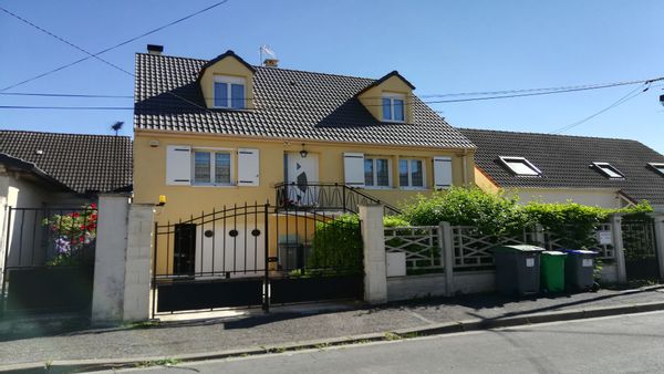House near Paris and Disneyland (reciprocal exchange or guestpoints)