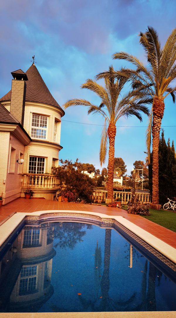 Villa avec piscine et sauna • Barcelone et la mer à 25min