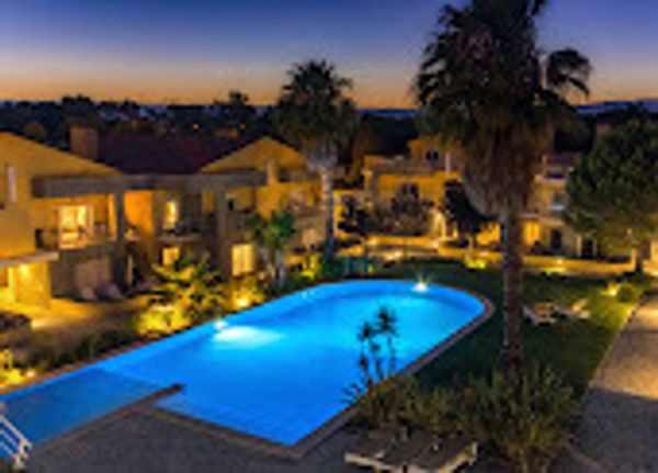 Magnifique condo fermé avec piscine et salle de sport