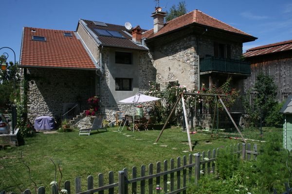 Le matin à la montagne, l'après-midi au bord du lac, la fondue dans le jardin le soir.