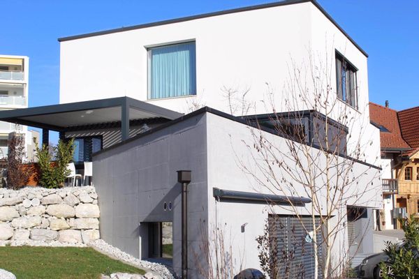 Maison en Gruyère, pays du chocolat, de montagnes et traditions