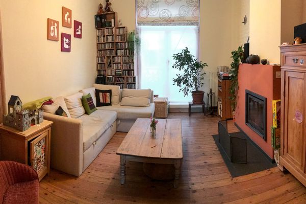 Notre maison bruxelloise typique et son petit jardin - 4 chambres, boiseries et poêle à bois