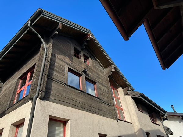 Le chalet de Mathieu et Jeanne au cœur des Alpes suisses