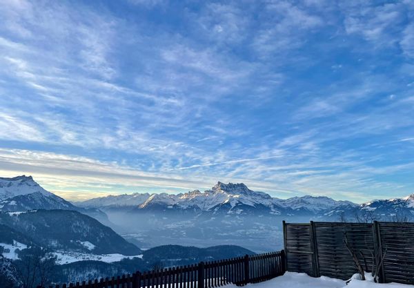 Grand appartement en duplex avec terrasse privative et vue magnifique sur les Alpes