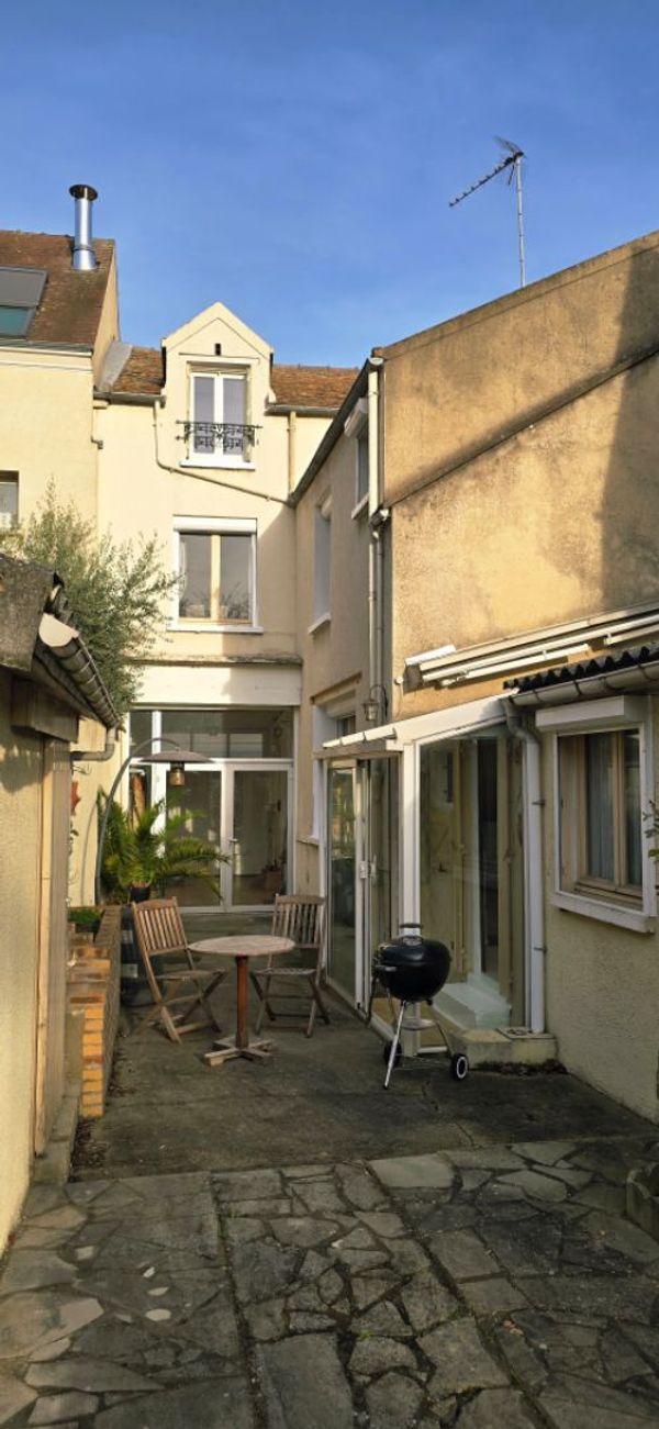La Casita : maison cœur de village à proximité de Paris tout équipée.