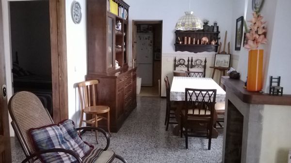 La maison de Fina, Nil, Lali