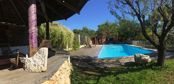 Très belle maison lumineuse avec grande piscine au pied du Luberon