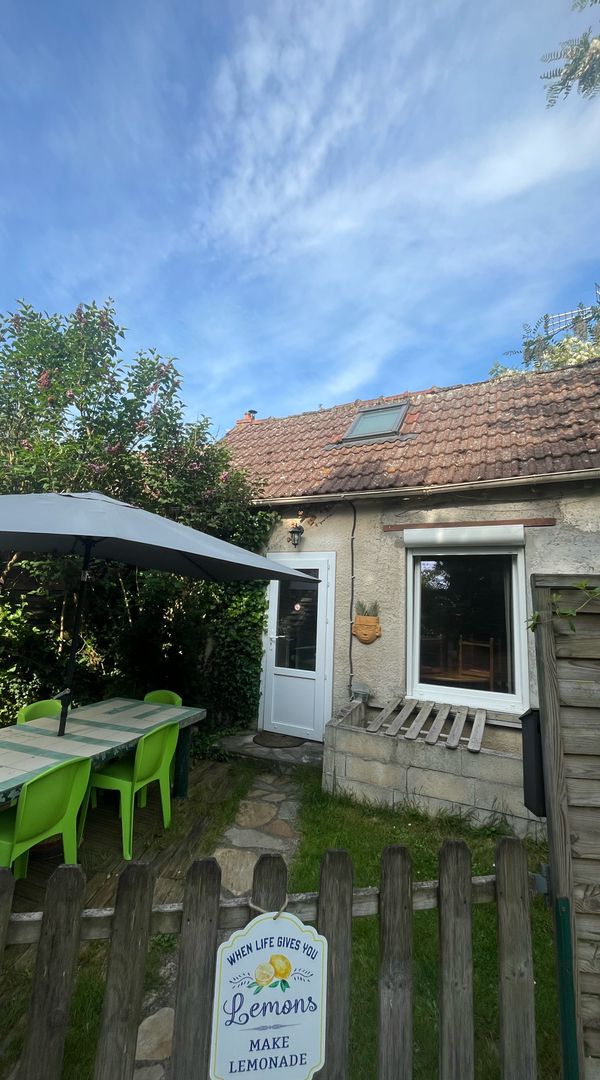 Gîte Le Kerladoux, Piscine et toboggan aquatique