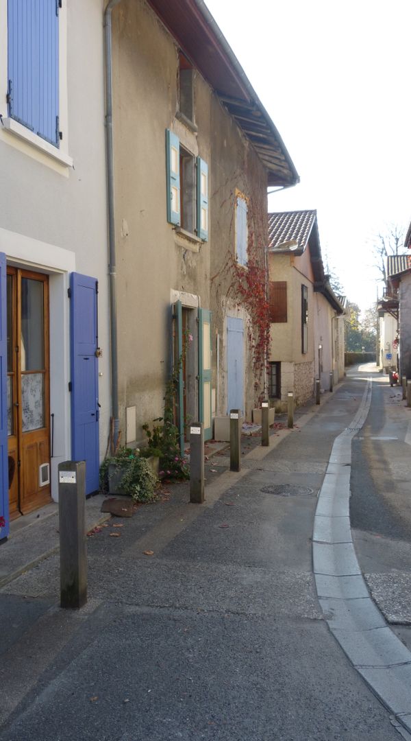 Jolie maison de village en dehors de Grenoble / Country village house on outskirts of Grenoble
