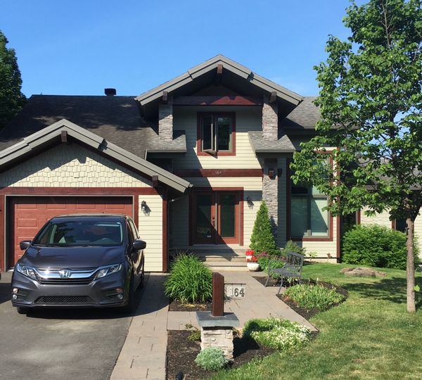 Spacieuse maison avec SPA et piscine à 20 minutes de Québec.