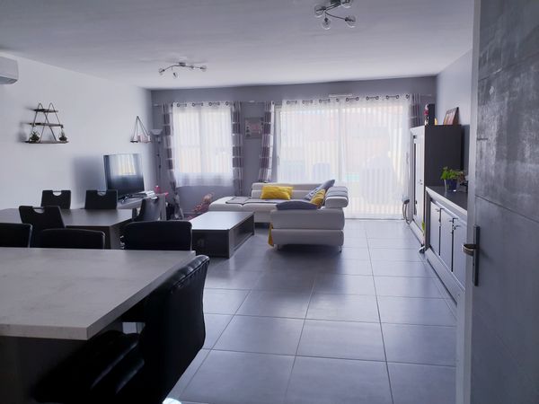 La maison de Manon, Nicolas et Nina