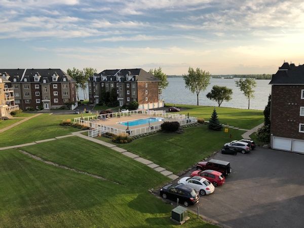 Splendide Condo vue sur l'eau