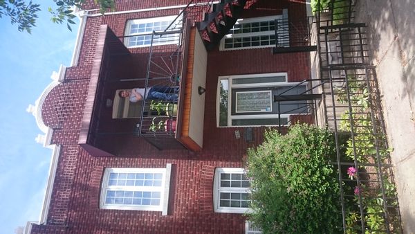 Typical Montréal apartment in trendy neighborhood - Villeray