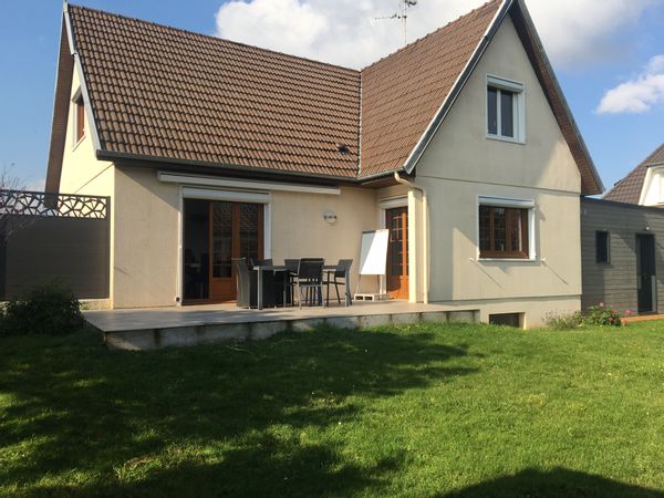 Une grande maison à Caen (Normandie).