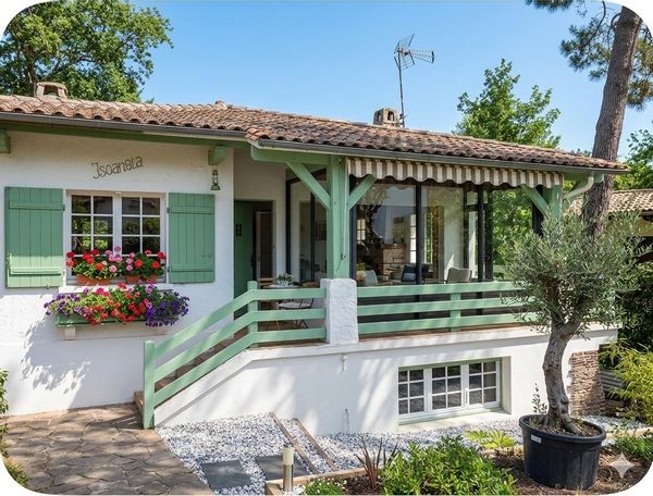 Villa Arcachon 14 personnes piscine. Pas d’échange en juillet Août
