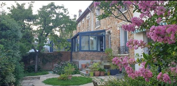 Maison avec jardin à 10 min de Paris