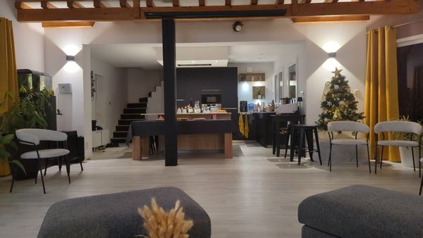 Maison conviviale et confortable, idéale pour les familles en quête de calme et de nature.