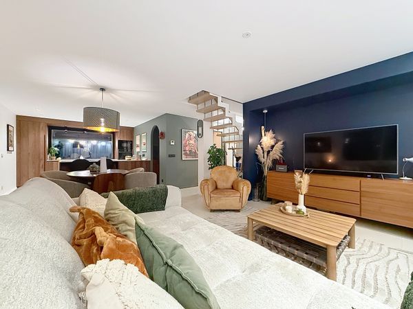Entre le lac d’Annecy et les montagnes : maison chaleureuse avec jacuzzi et grand jardin.