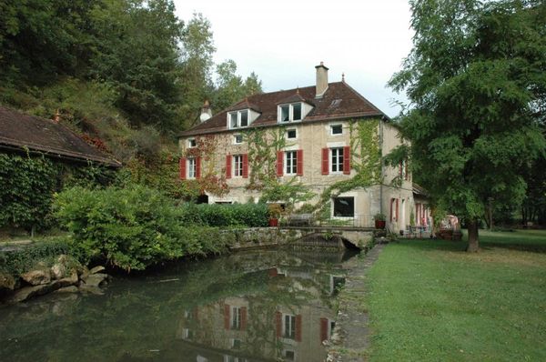 Ancien Moulin près de Chablis, Watermill Chablis area