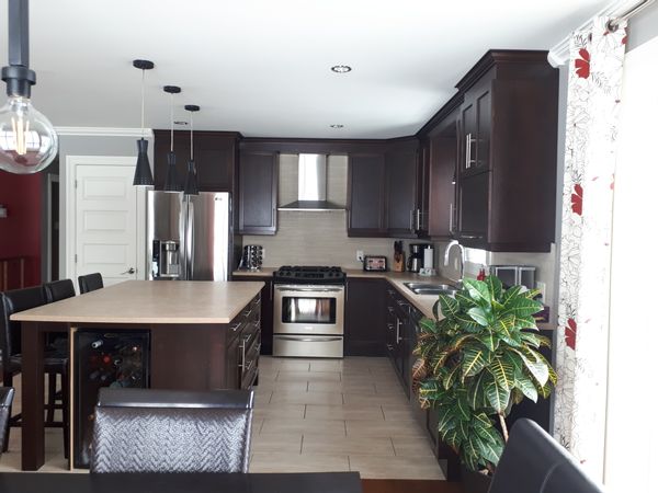 Magnifique bungalow familial situé entre Québec et Montréal