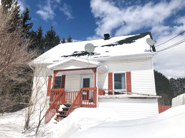 INSPIRANTE MAISON FAMILIALE bien équipée, près du MEILLEUR de la grande région de Québec! ❄️☃️⛷