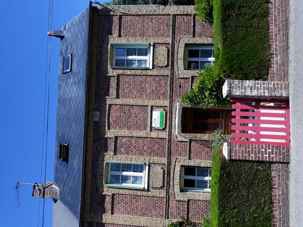 l'escale Arquaise, la maison au jardin fleuri