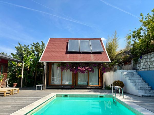 Cabanon près de la piscine