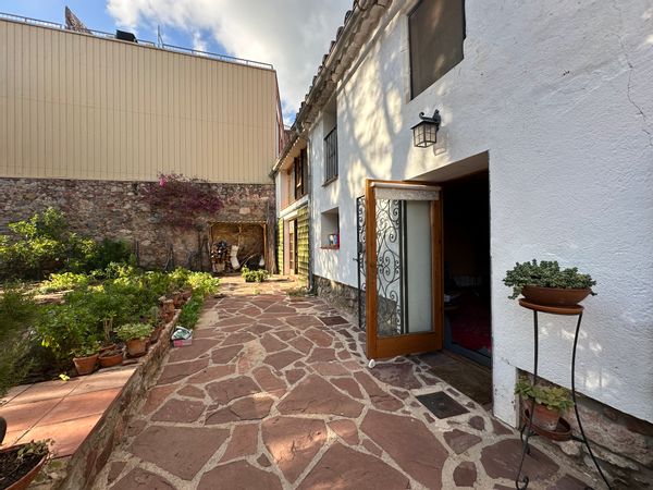 La maison de Laia, Anaïs & Nico