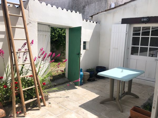 A 300 m de la plage, maison typique oleronnaise