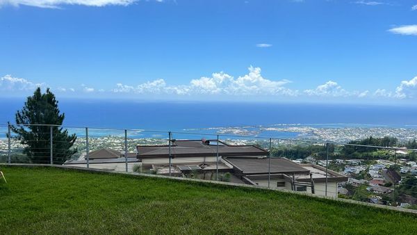 Havre de paix avec vue magnifique sur la mer et la rade de Papeete