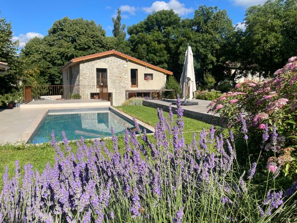 Maison en pierre avec piscine dans le Vercors, Drôme. Entre montagne et Drôme Provençale.