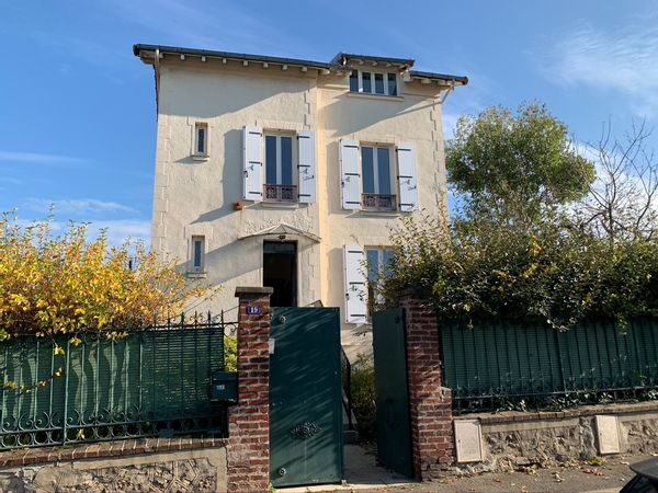 Maison et grand jardin entre Paris et Disneyland