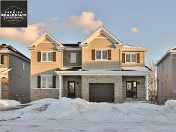 Jolie maison avec piscine Quartier paisible près de Montréal