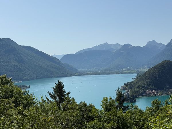 Petite chambre au calme à Annecy