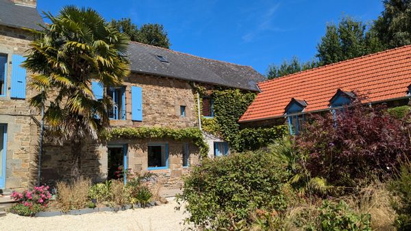 Belle maison bretonne à la campagne