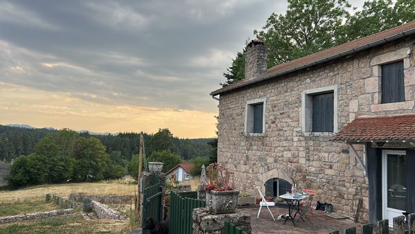 Ferme de charme en pleine nature, en lisière de forêt