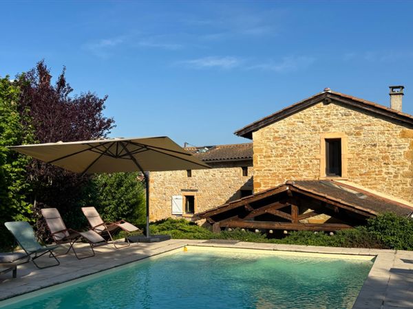 Maison familiale dans le beaujolais (Pierres Dorées), 5 chambres, piscine chauffée et sauna