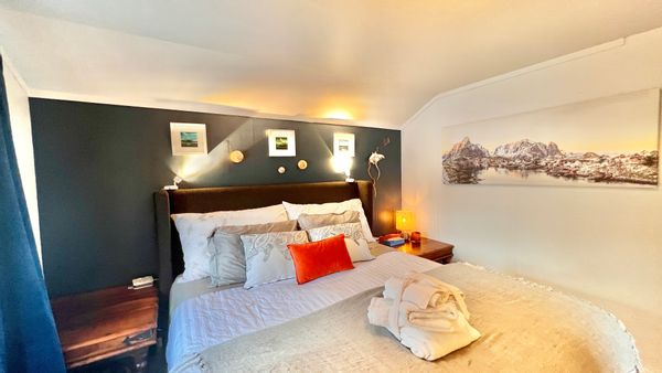 Reciprocal exchange bedroom in LOFOTEN VELKOMMEN TIL NORGE UTEN GP.