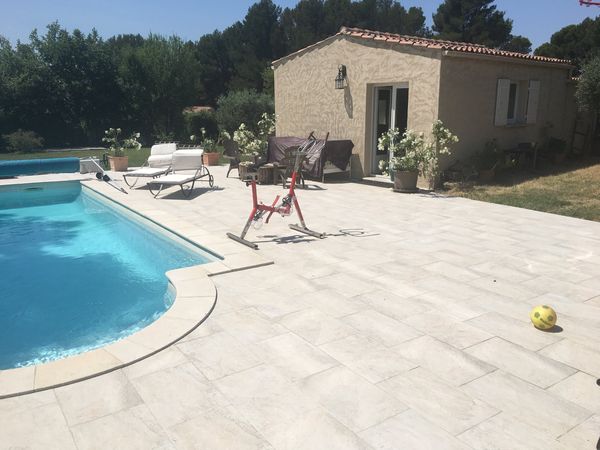 Studio en Provence, avec piscine chauffée et jardin