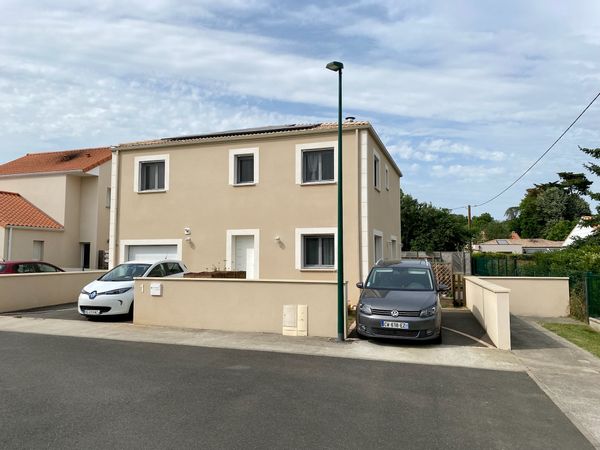 Deux chambres, 4 personnes, privée chez nous