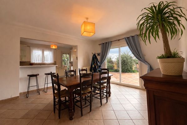 Grande maison chaleureuse avec jardin aux portes de Bordeaux !