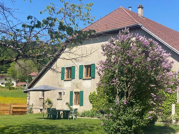 La ferme d'Auguste, maison familiale dans un hameau .