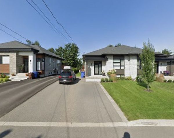 La douceur d'une petite ville près de Montréal
