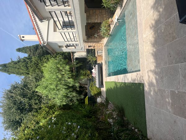 Agréable appartement dans villa avec piscine