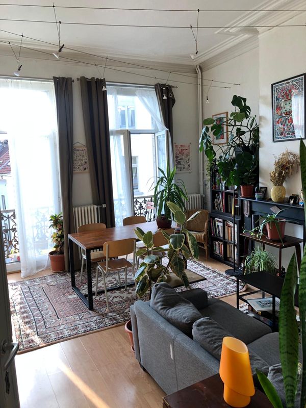 Appartement chaleureux au cœur d'un quartier vivant