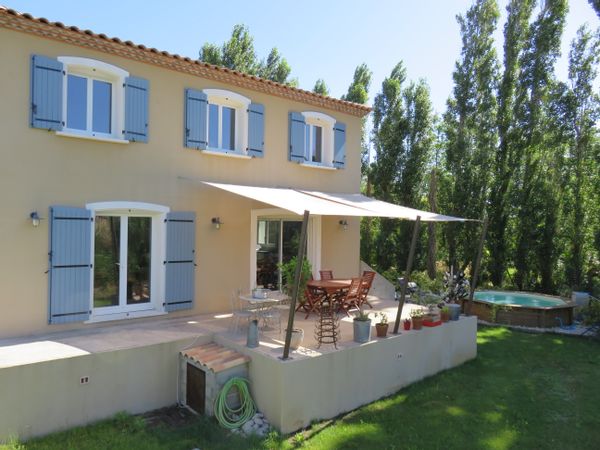 Maison + Piscine Idéalement située en Provence