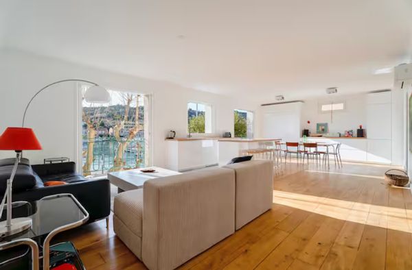 Appartement sur le port de Saint-Mandrier, au pied de la navette maritime pour Toulon